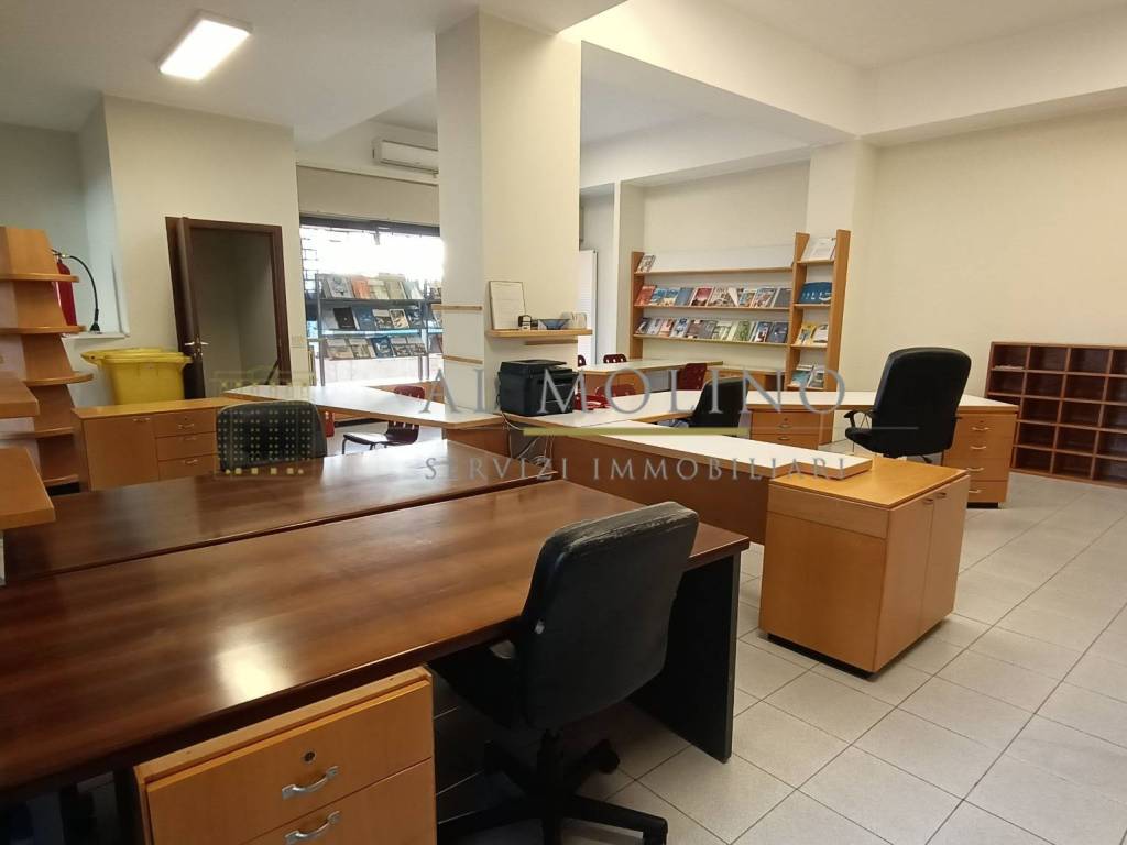 negozio in vendita a Saronno