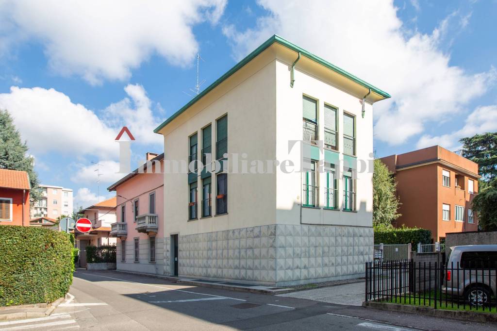 appartamento in vendita a Saronno