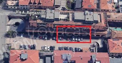 negozio in vendita a Saronno