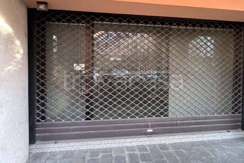 negozio in vendita a Saronno