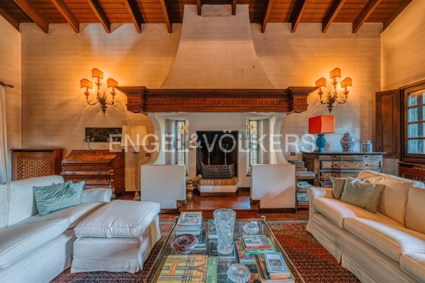 casa indipendente in vendita a Saronno