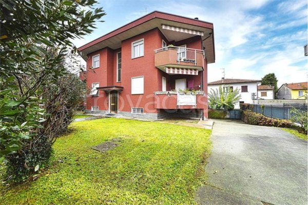 appartamento in vendita a Saronno in zona Campo dei Fiori