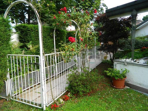 casa indipendente in vendita a Saronno