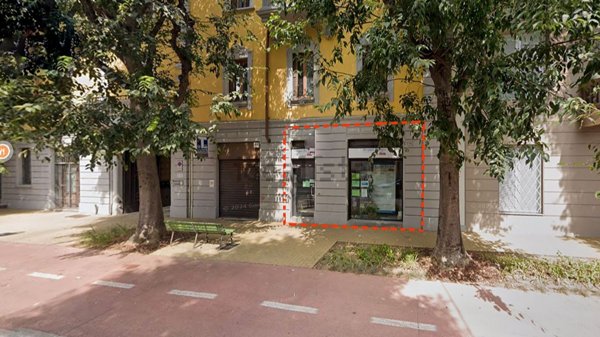 locale commerciale in vendita a Saronno