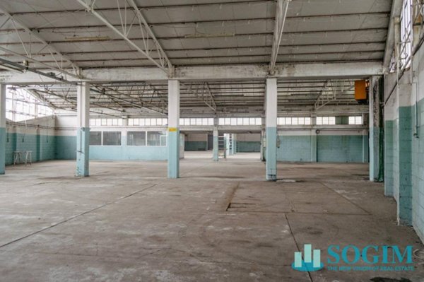 capannone in vendita a Saronno