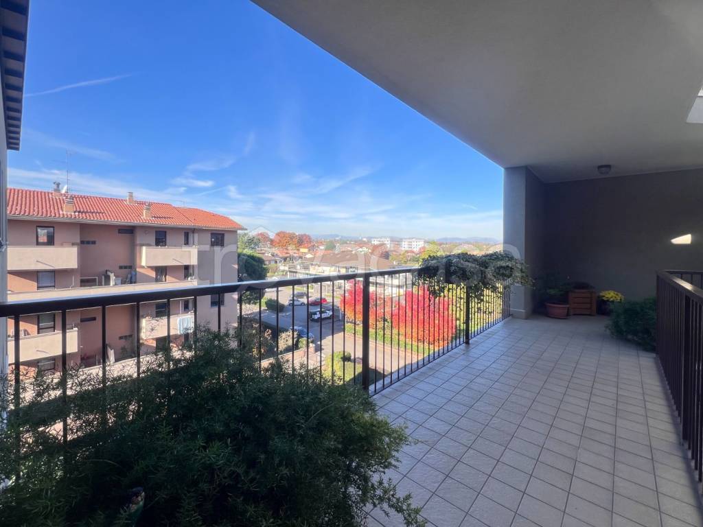 appartamento in vendita a Saronno