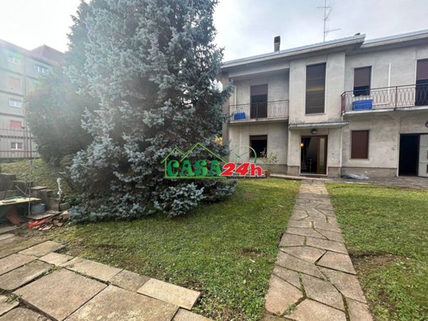 casa indipendente in vendita a Saronno