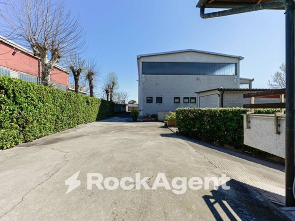 ufficio in vendita a Saronno