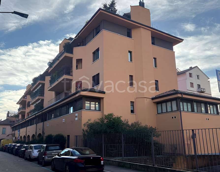 negozio in vendita a Saronno