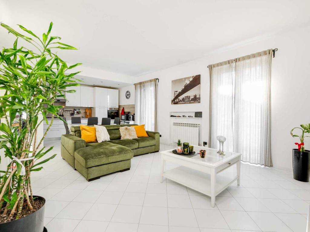 appartamento in vendita a Saronno