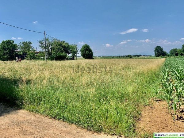 casa indipendente in vendita a Saronno in zona Campo dei Fiori