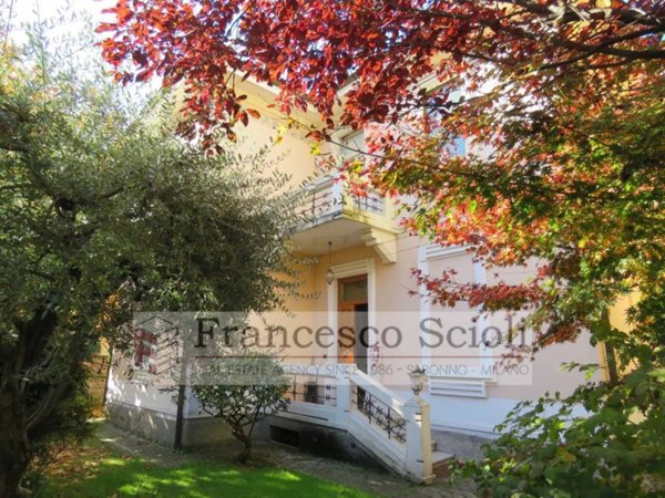 casa indipendente in vendita a Saronno