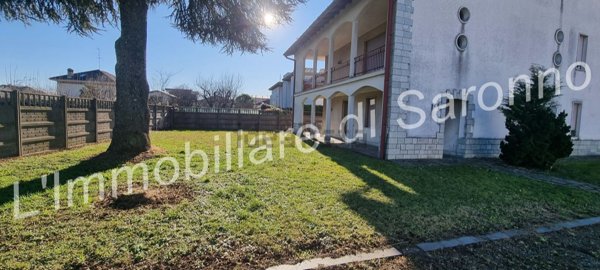 casa indipendente in vendita a Saronno
