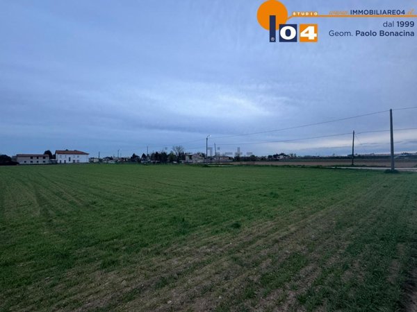 terreno agricolo in vendita a Saronno in zona Campo dei Fiori