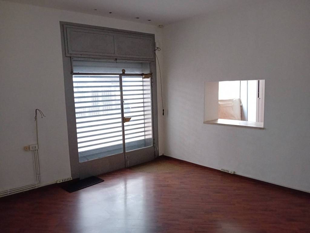 negozio in vendita a Saronno