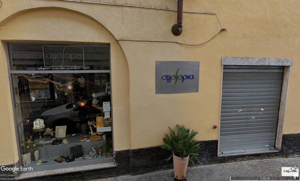 negozio in vendita a Saronno