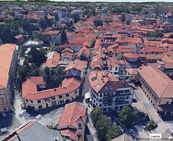 negozio in vendita a Saronno
