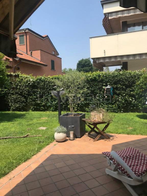 casa indipendente in vendita a Saronno