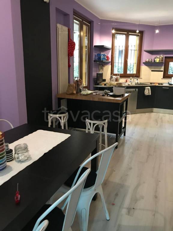 casa indipendente in vendita a Saronno