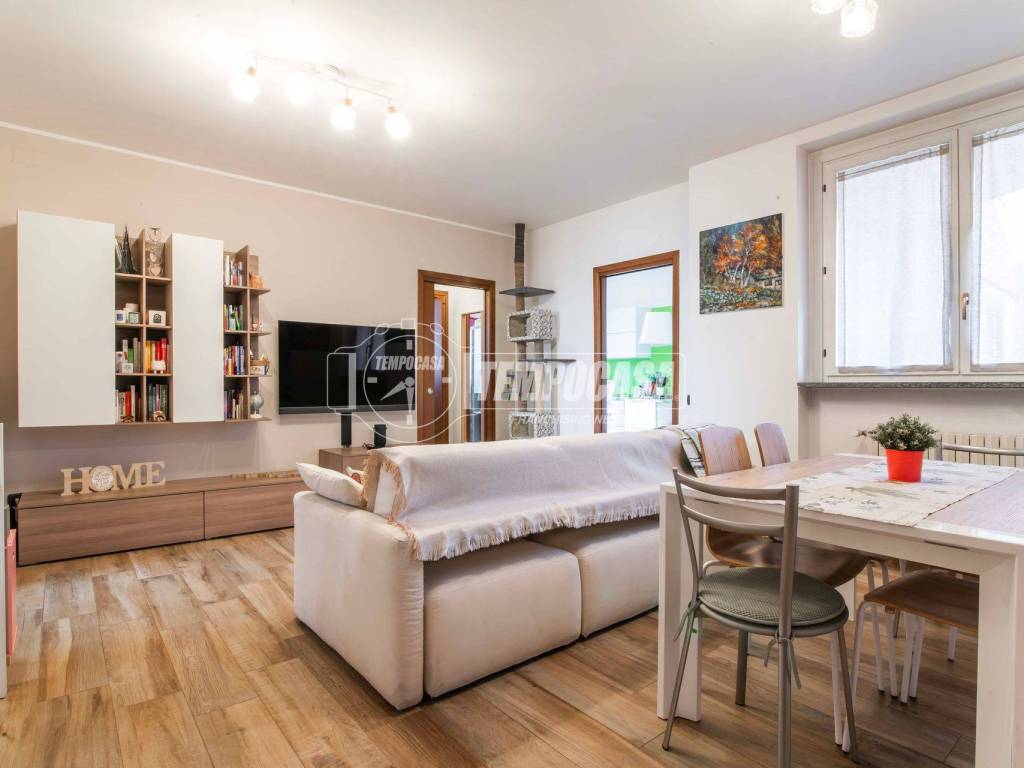 appartamento in vendita a Saronno