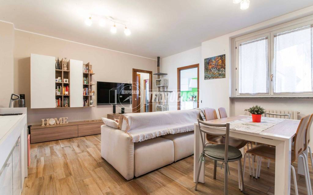 appartamento in vendita a Saronno
