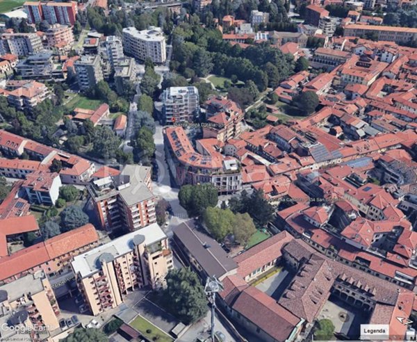 negozio in vendita a Saronno