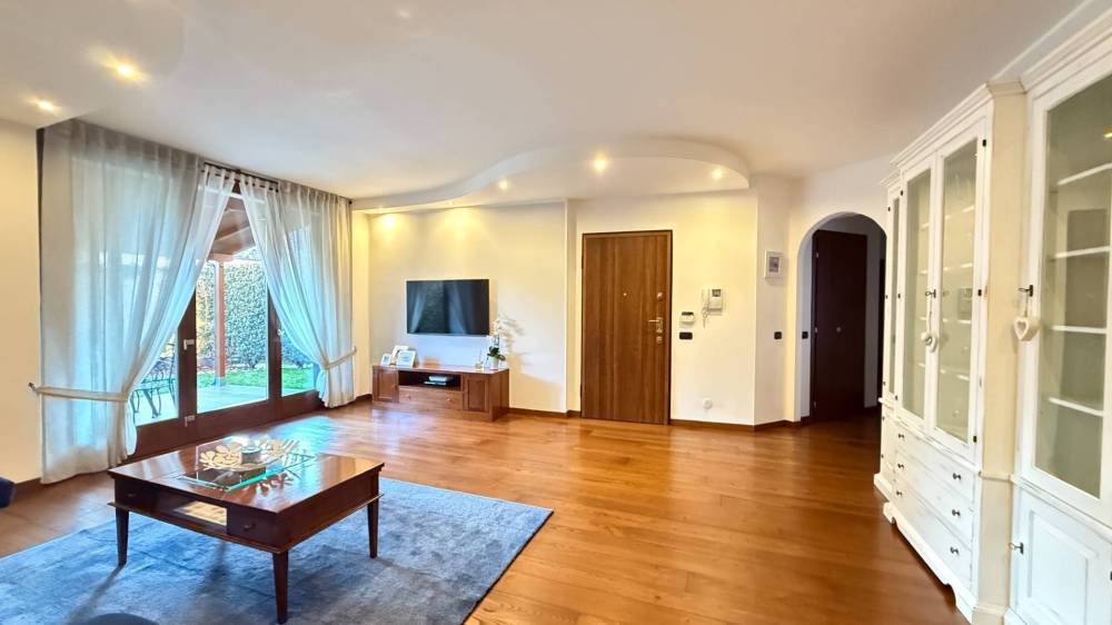 appartamento in vendita a Saronno