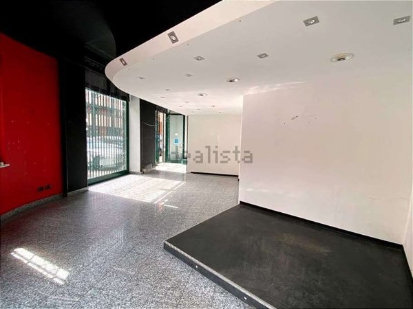 locale commerciale in vendita a Saronno