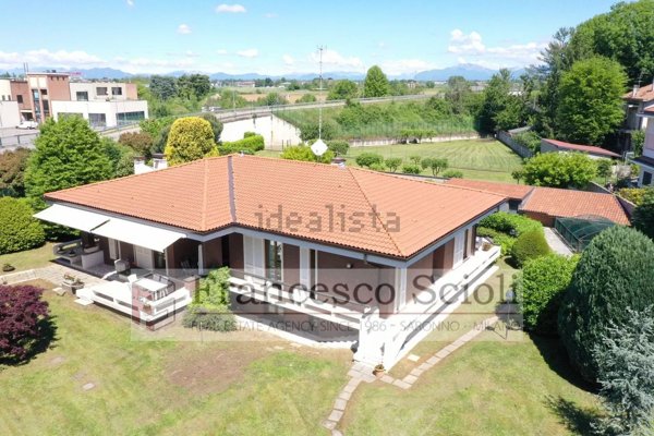 casa indipendente in vendita a Saronno