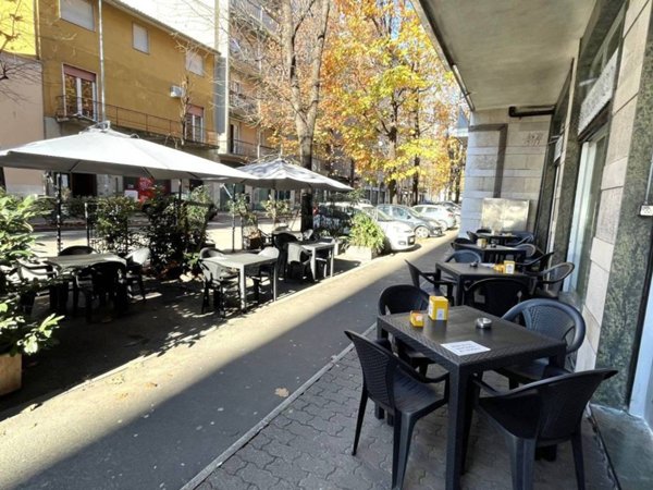 negozio in vendita a Saronno