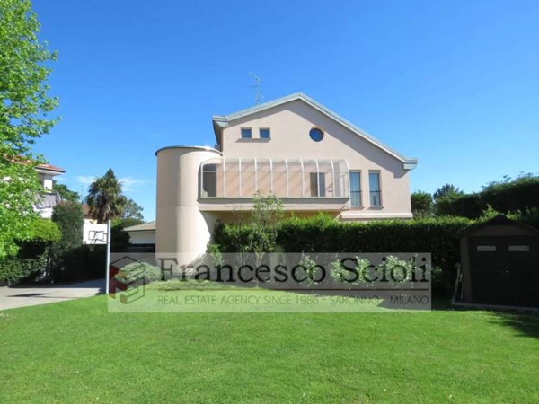 appartamento in vendita a Saronno