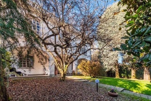 casa indipendente in vendita a Saronno