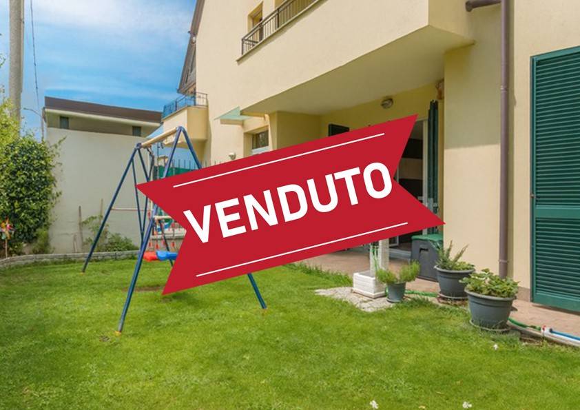 appartamento in vendita a Saronno in zona Campo dei Fiori