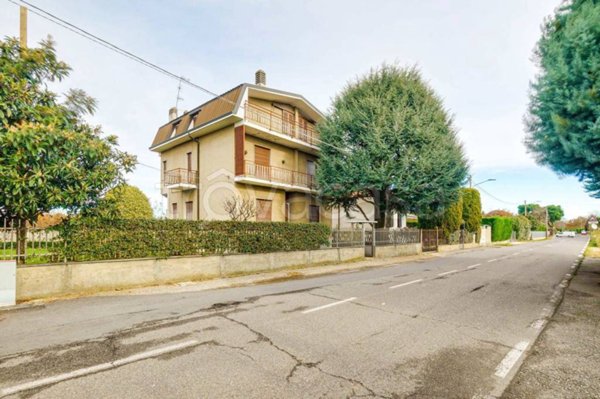 casa indipendente in vendita a Saronno