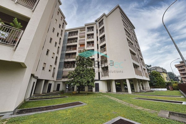 appartamento in vendita a Saronno