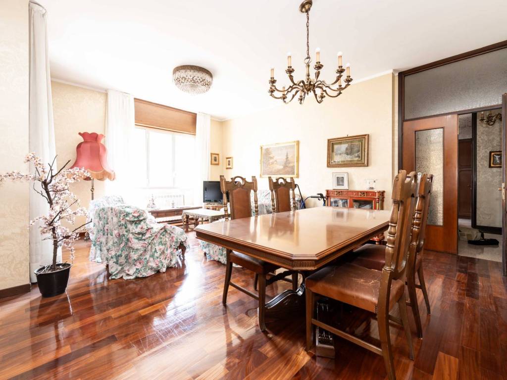 appartamento in vendita a Saronno