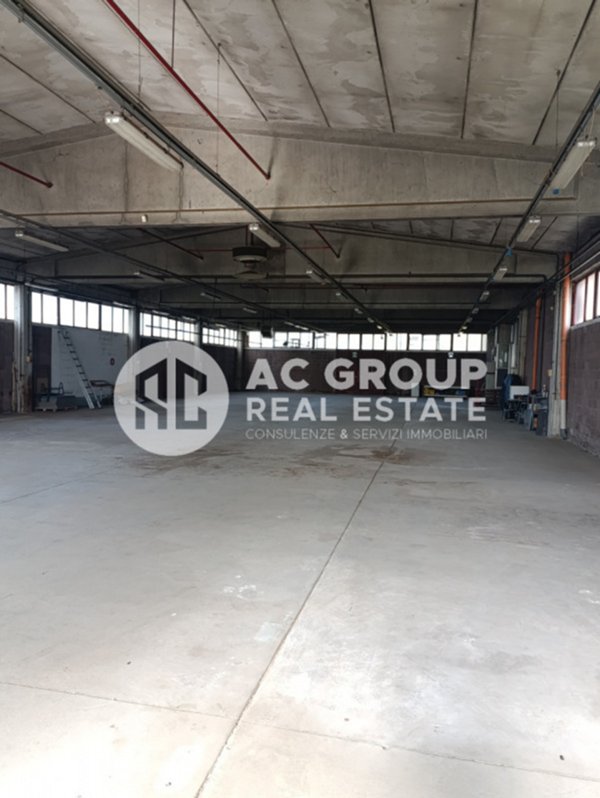 locale di sgombero in vendita a Saronno