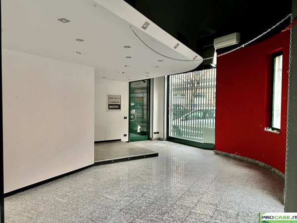 negozio in vendita a Saronno