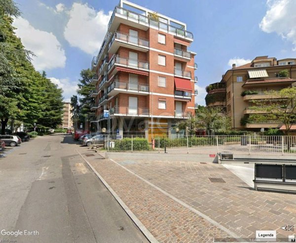 negozio in vendita a Saronno