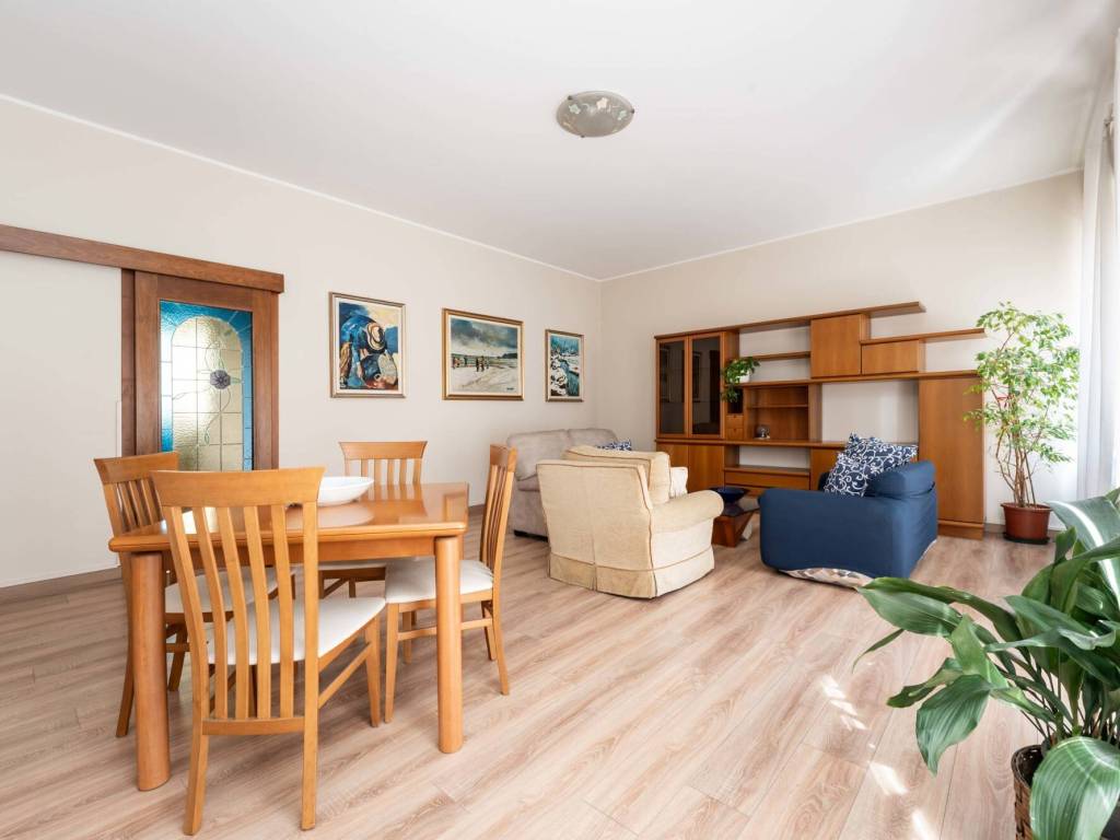 appartamento in vendita a Saronno