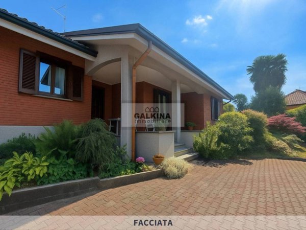 casa indipendente in vendita a Saronno