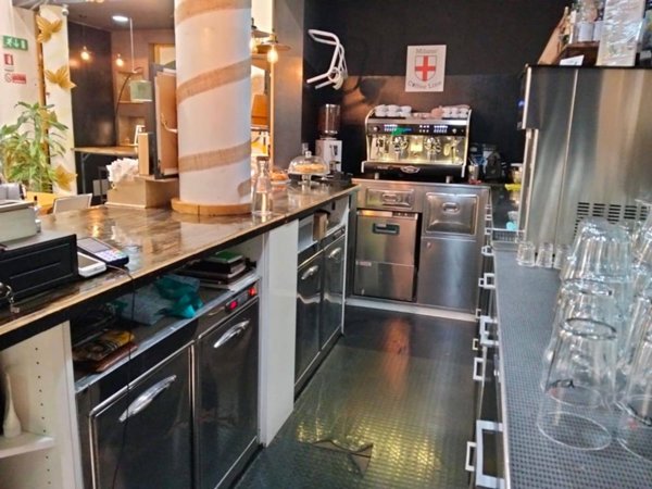 negozio in vendita a Saronno