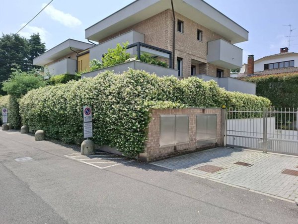 appartamento in vendita a Saronno