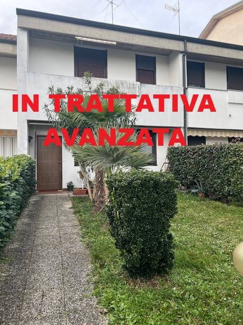 casa indipendente in vendita a Saronno