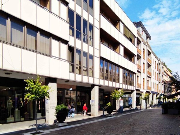 ufficio in vendita a Saronno