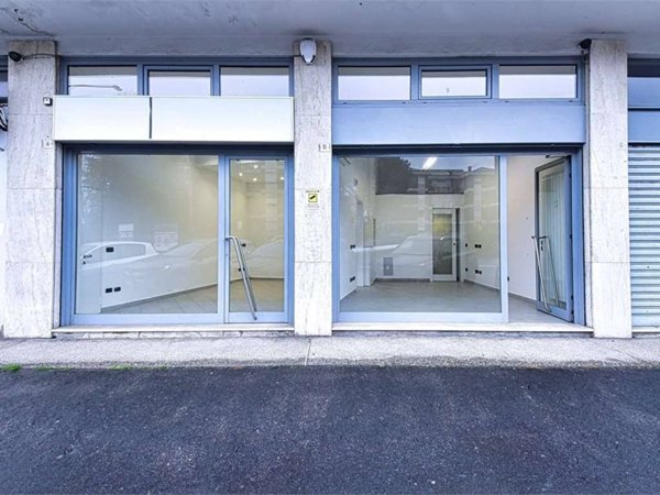 negozio in vendita a Saronno
