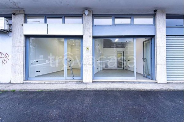 negozio in vendita a Saronno