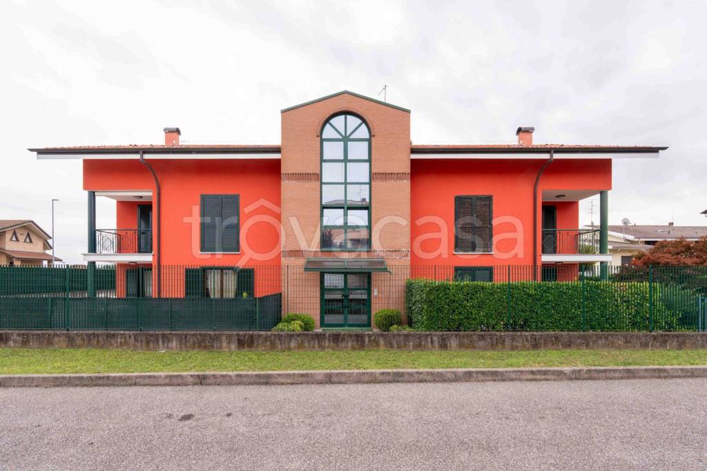 appartamento in vendita a Saronno