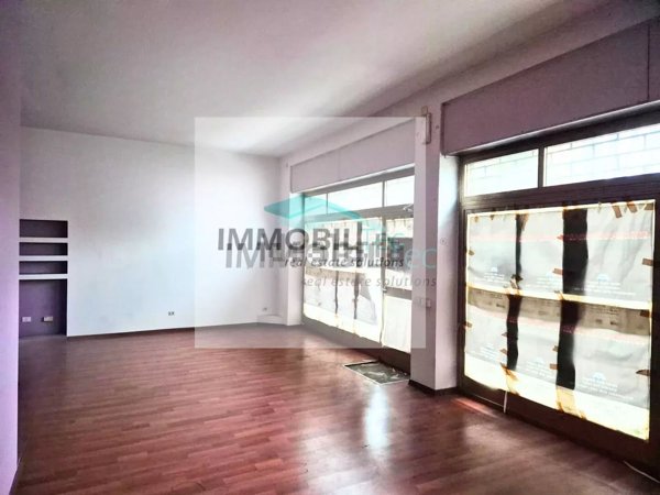 ufficio in vendita a Saronno