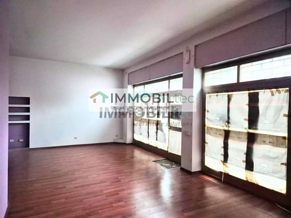 ufficio in vendita a Saronno